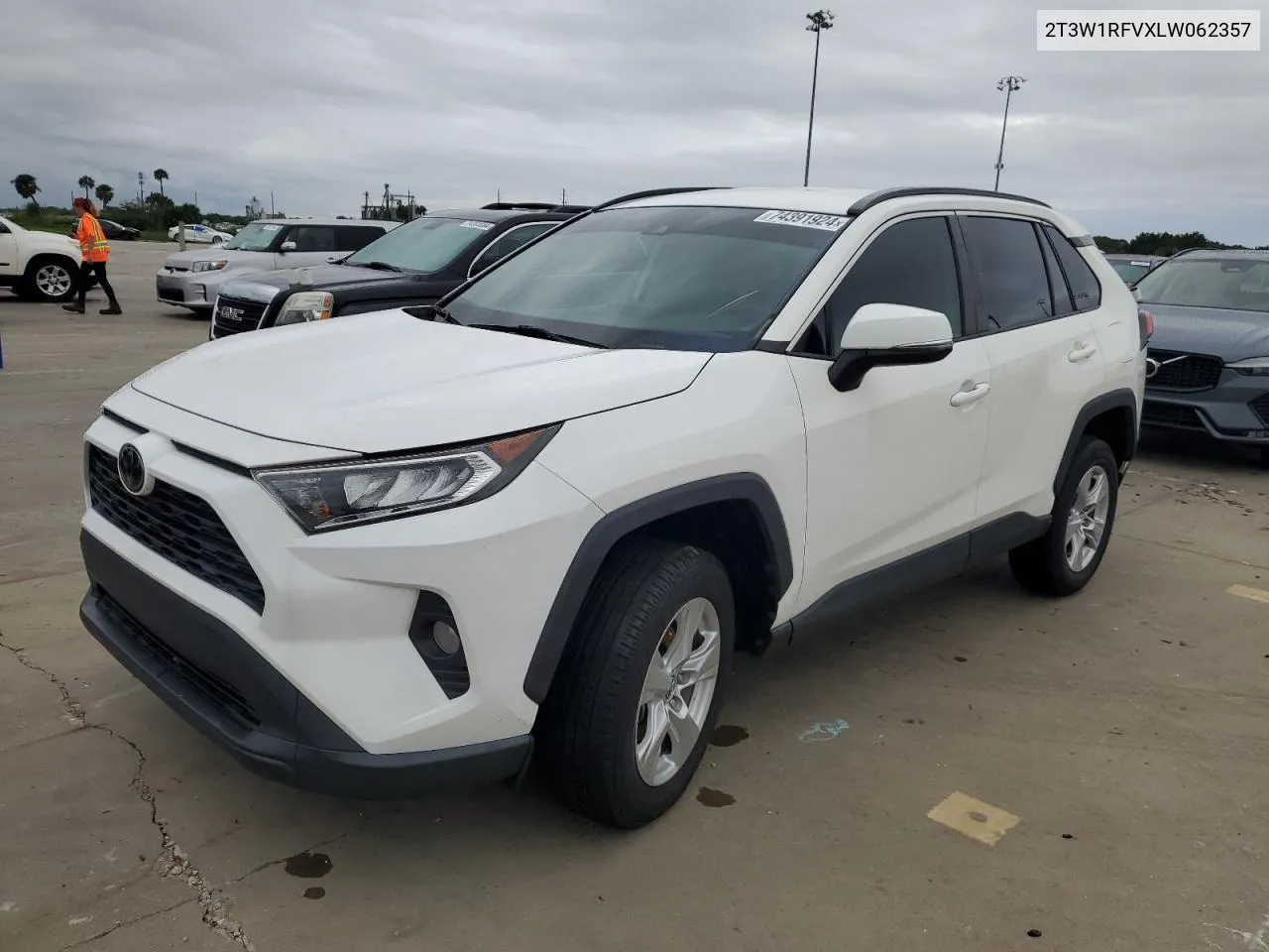 2020 Toyota Rav4 Xle VIN: 2T3W1RFVXLW062357 Lot: 74391924