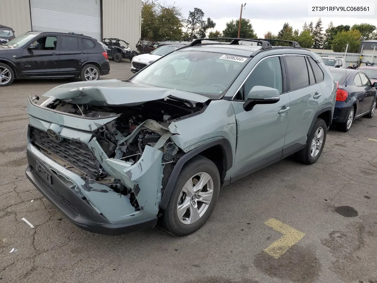 2020 Toyota Rav4 Xle VIN: 2T3P1RFV9LC068561 Lot: 75696344