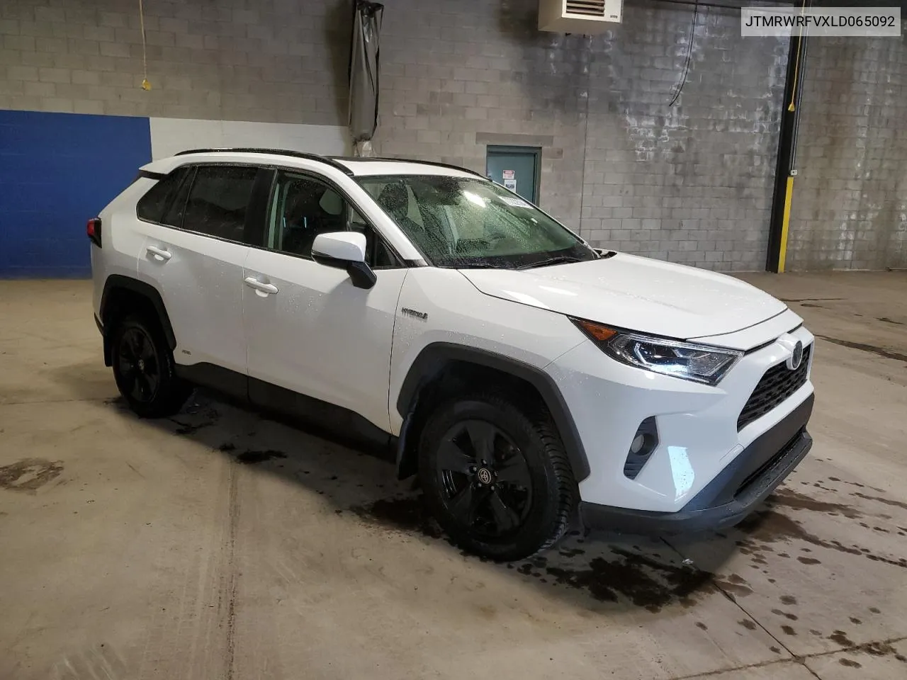 2020 Toyota Rav4 Xle VIN: JTMRWRFVXLD065092 Lot: 77222594