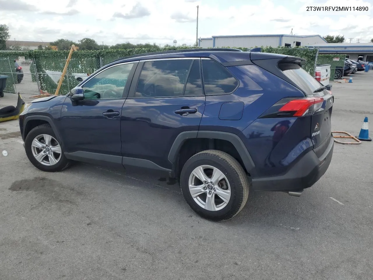 2T3W1RFV2MW114890 2021 Toyota Rav4 Xle