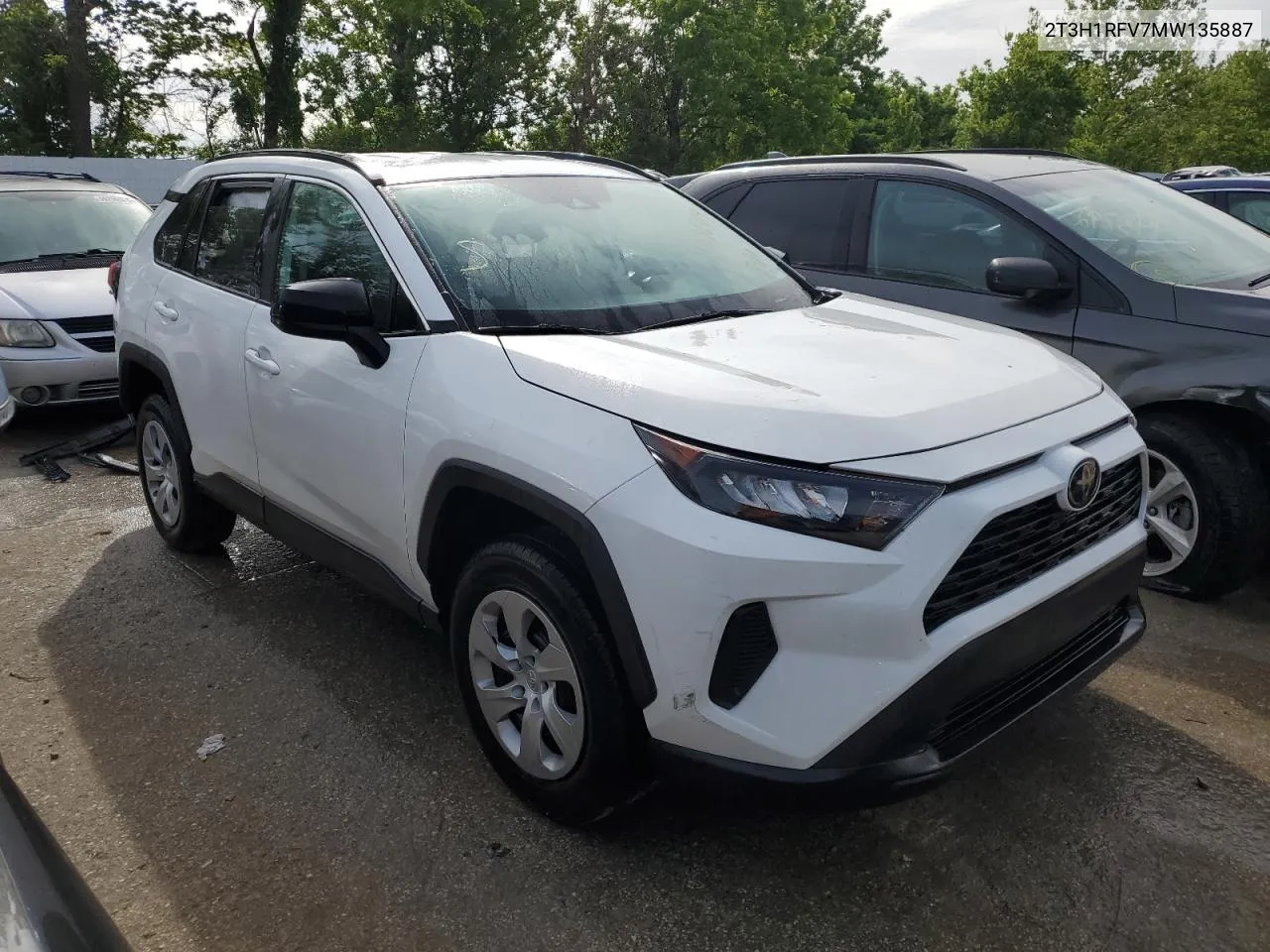 2T3H1RFV7MW135887 2021 Toyota Rav4 Le