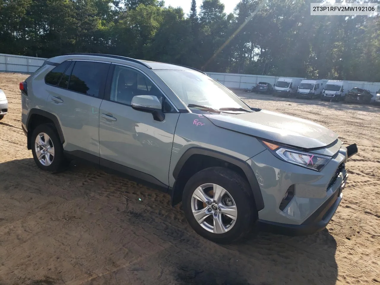 2T3P1RFV2MW192106 2021 Toyota Rav4 Xle