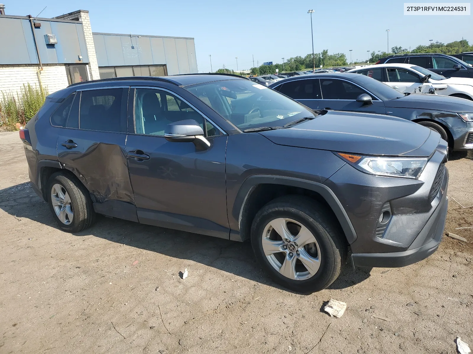 2T3P1RFV1MC224531 2021 Toyota Rav4 Xle