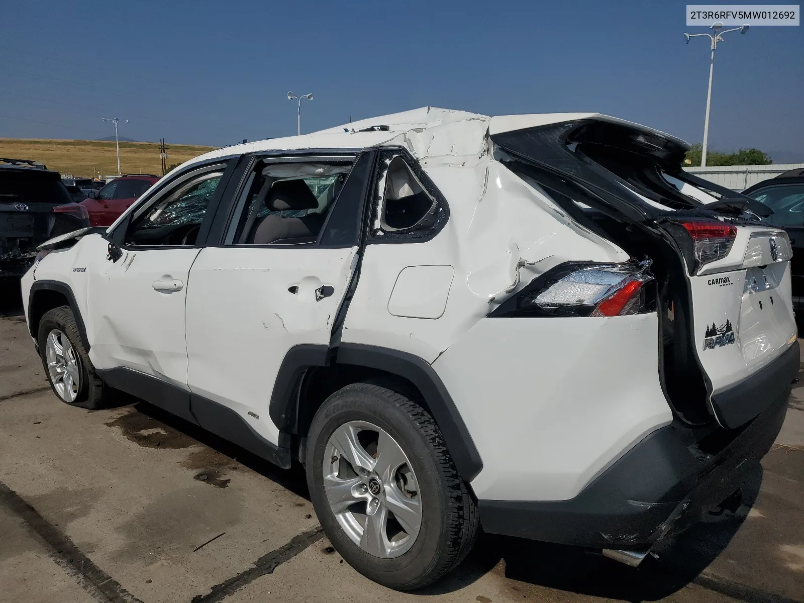 2T3R6RFV5MW012692 2021 Toyota Rav4 Xle