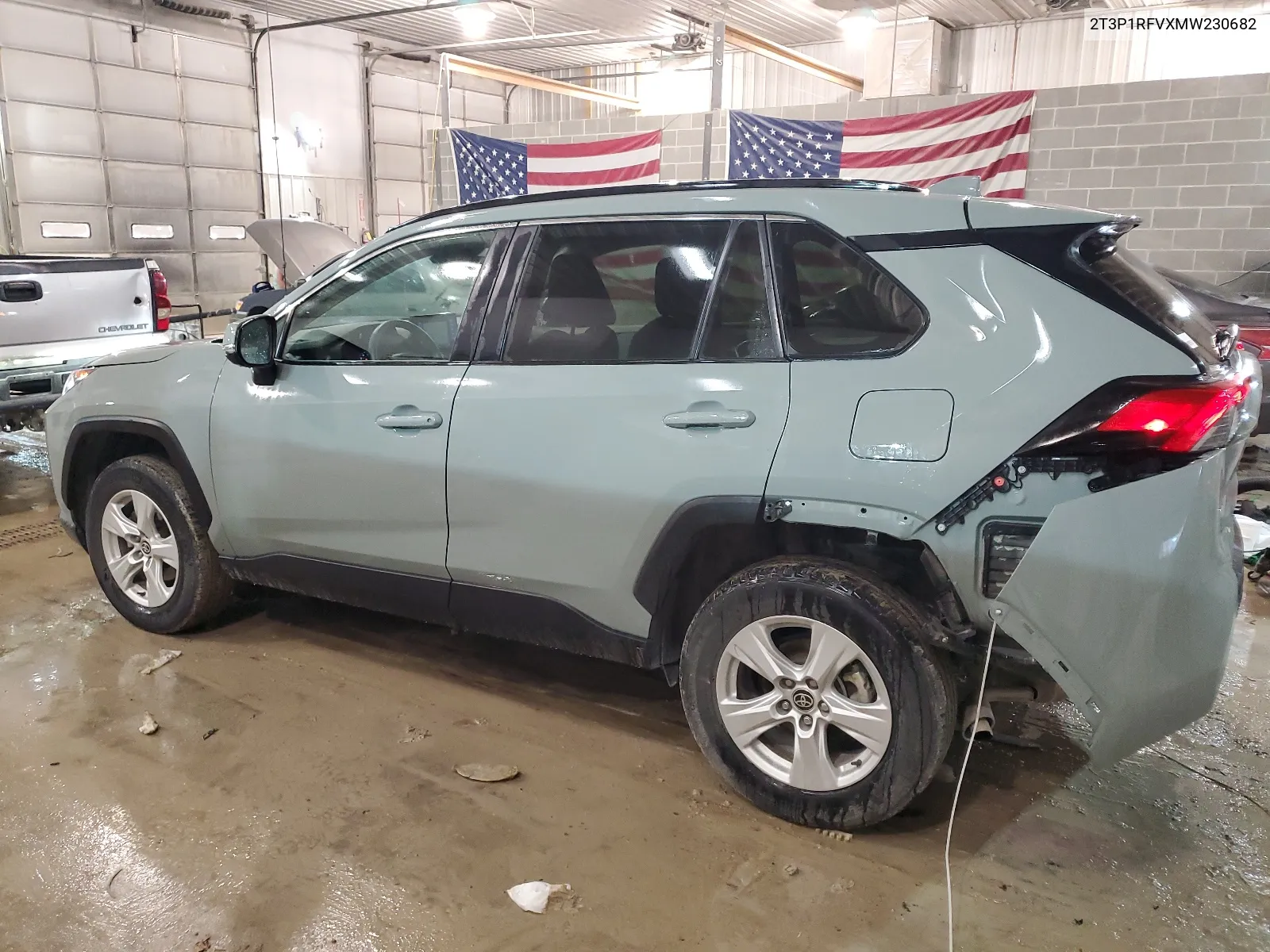 2T3P1RFVXMW230682 2021 Toyota Rav4 Xle