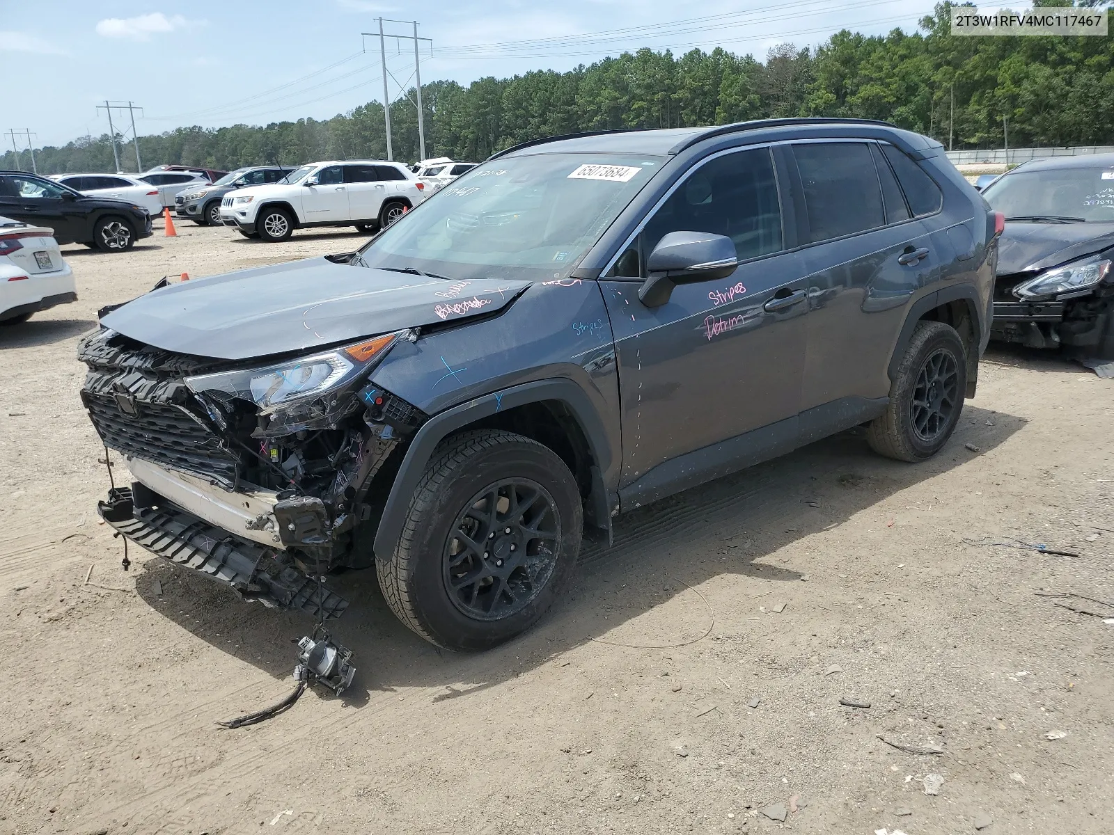 2T3W1RFV4MC117467 2021 Toyota Rav4 Xle