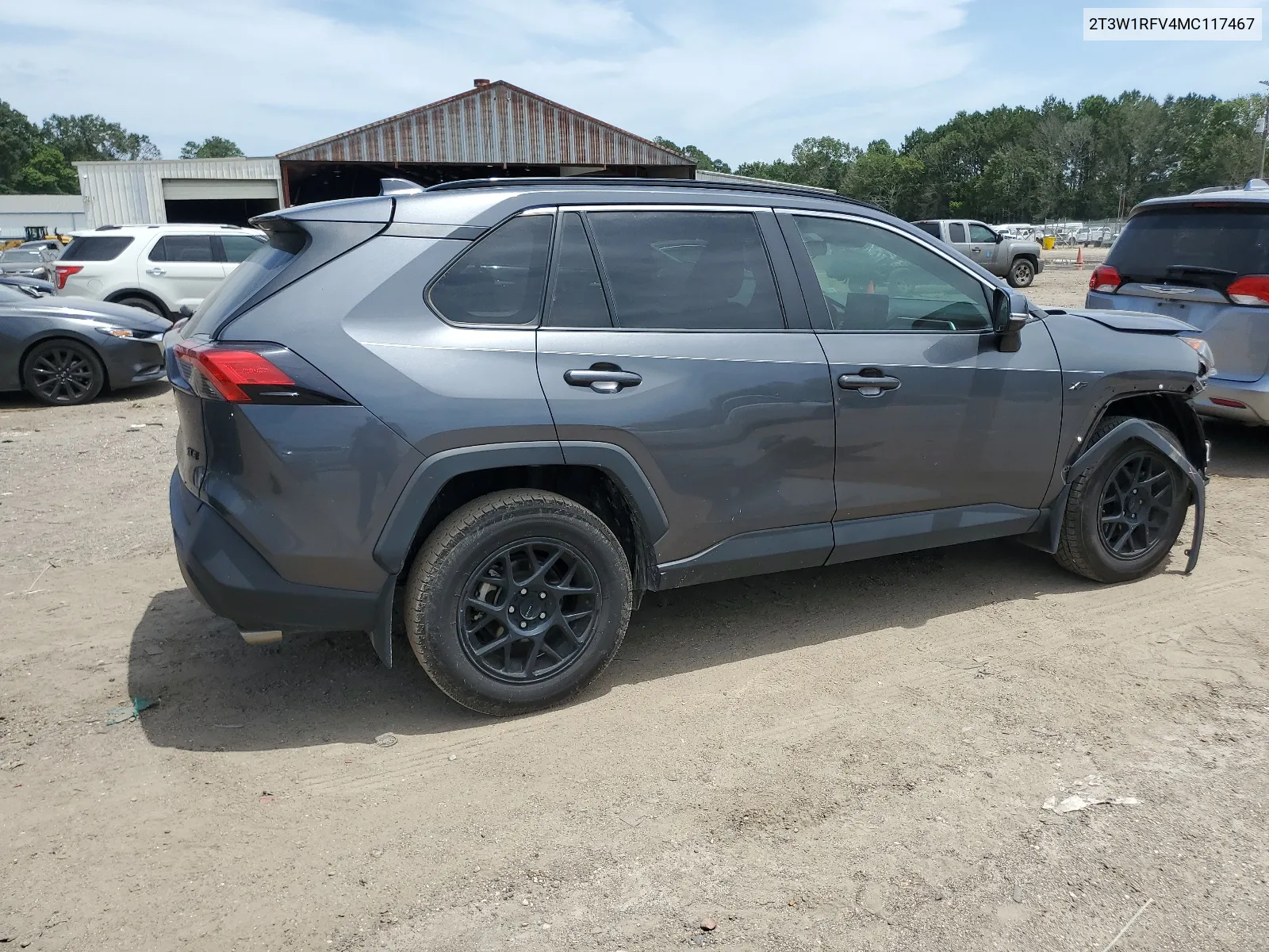 2T3W1RFV4MC117467 2021 Toyota Rav4 Xle