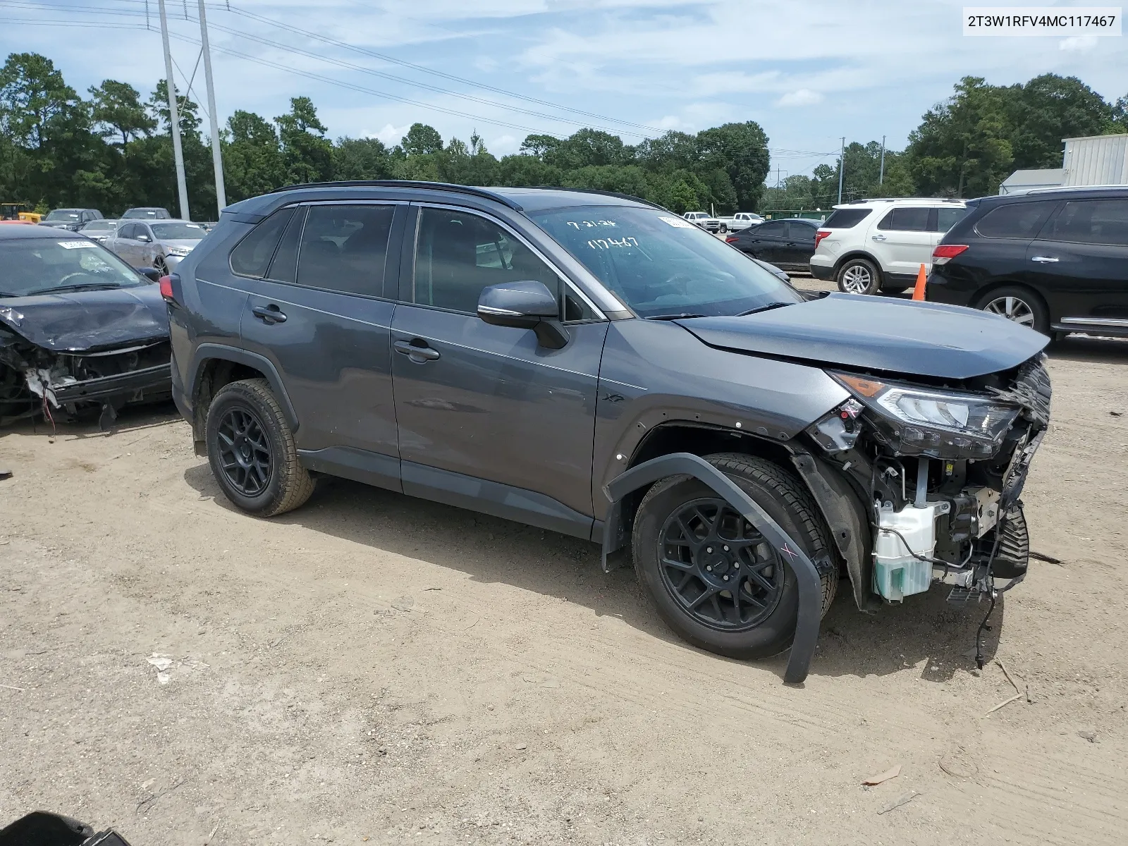 2T3W1RFV4MC117467 2021 Toyota Rav4 Xle