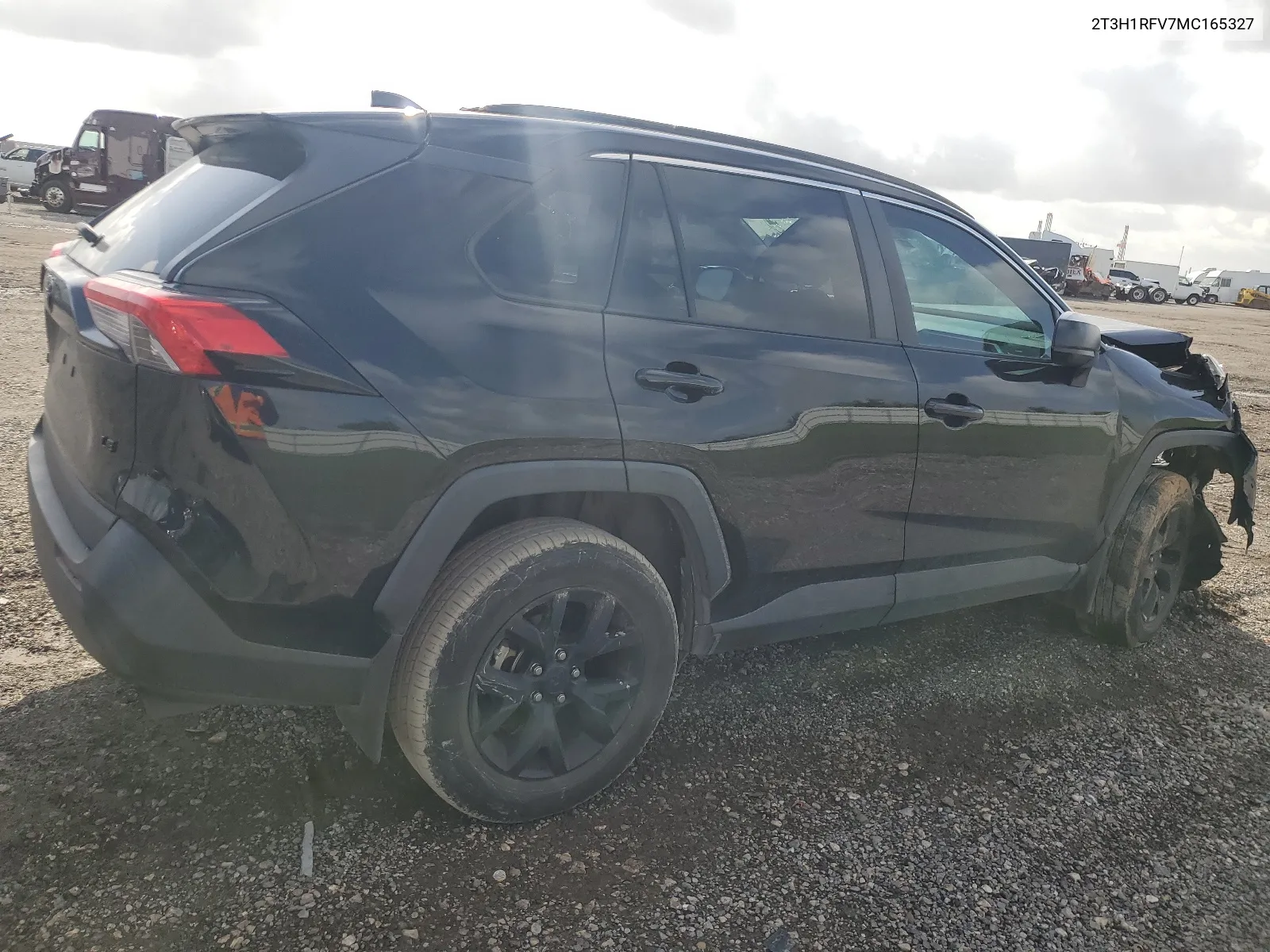 2T3H1RFV7MC165327 2021 Toyota Rav4 Le