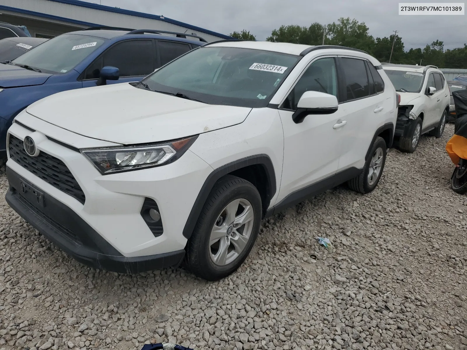 2T3W1RFV7MC101389 2021 Toyota Rav4 Xle