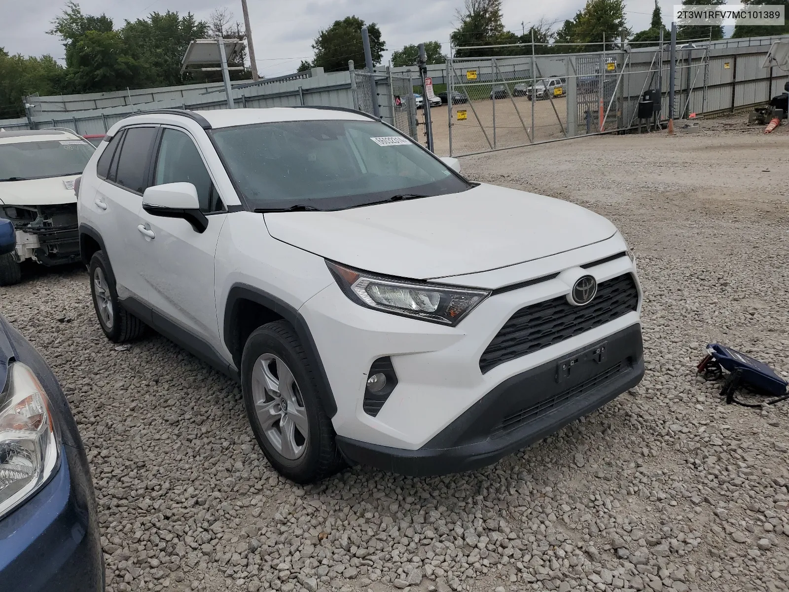 2T3W1RFV7MC101389 2021 Toyota Rav4 Xle