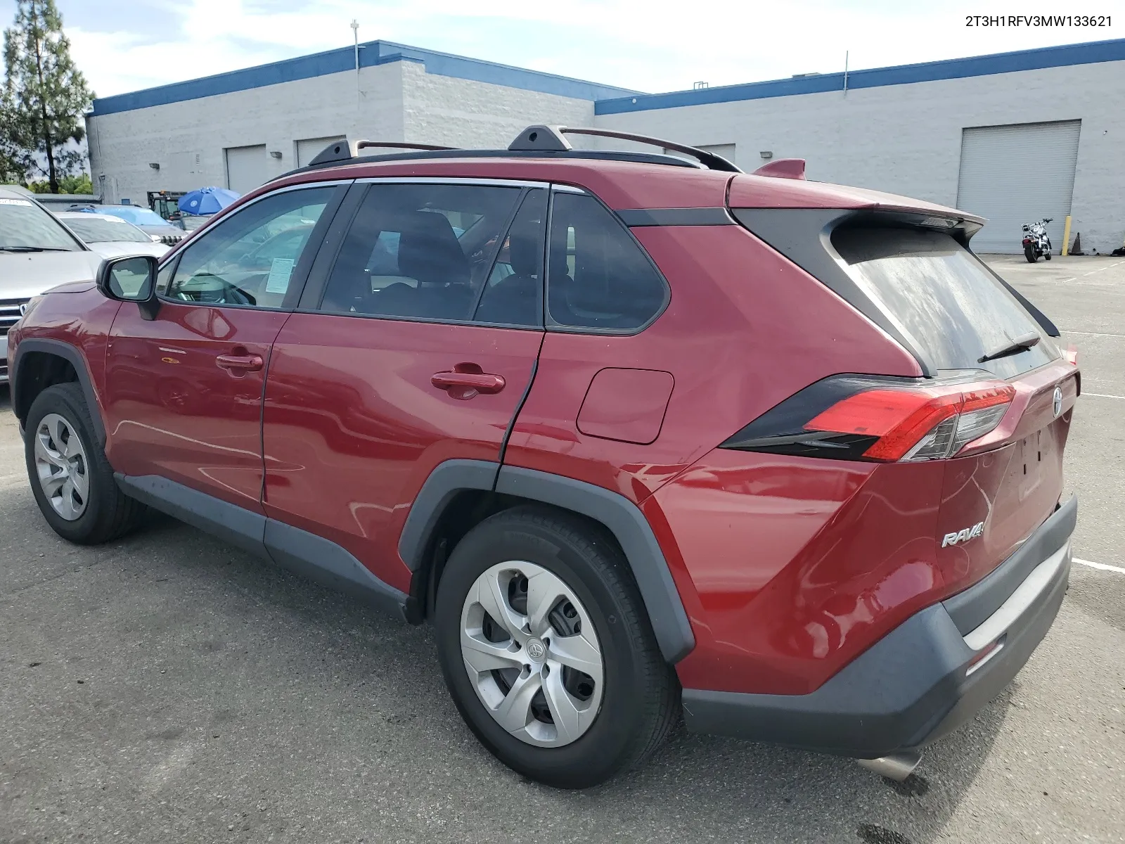 2T3H1RFV3MW133621 2021 Toyota Rav4 Le