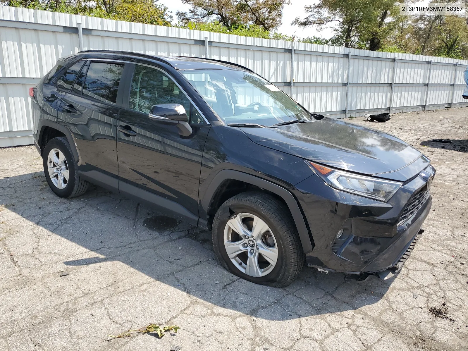 2T3P1RFV3MW158367 2021 Toyota Rav4 Xle