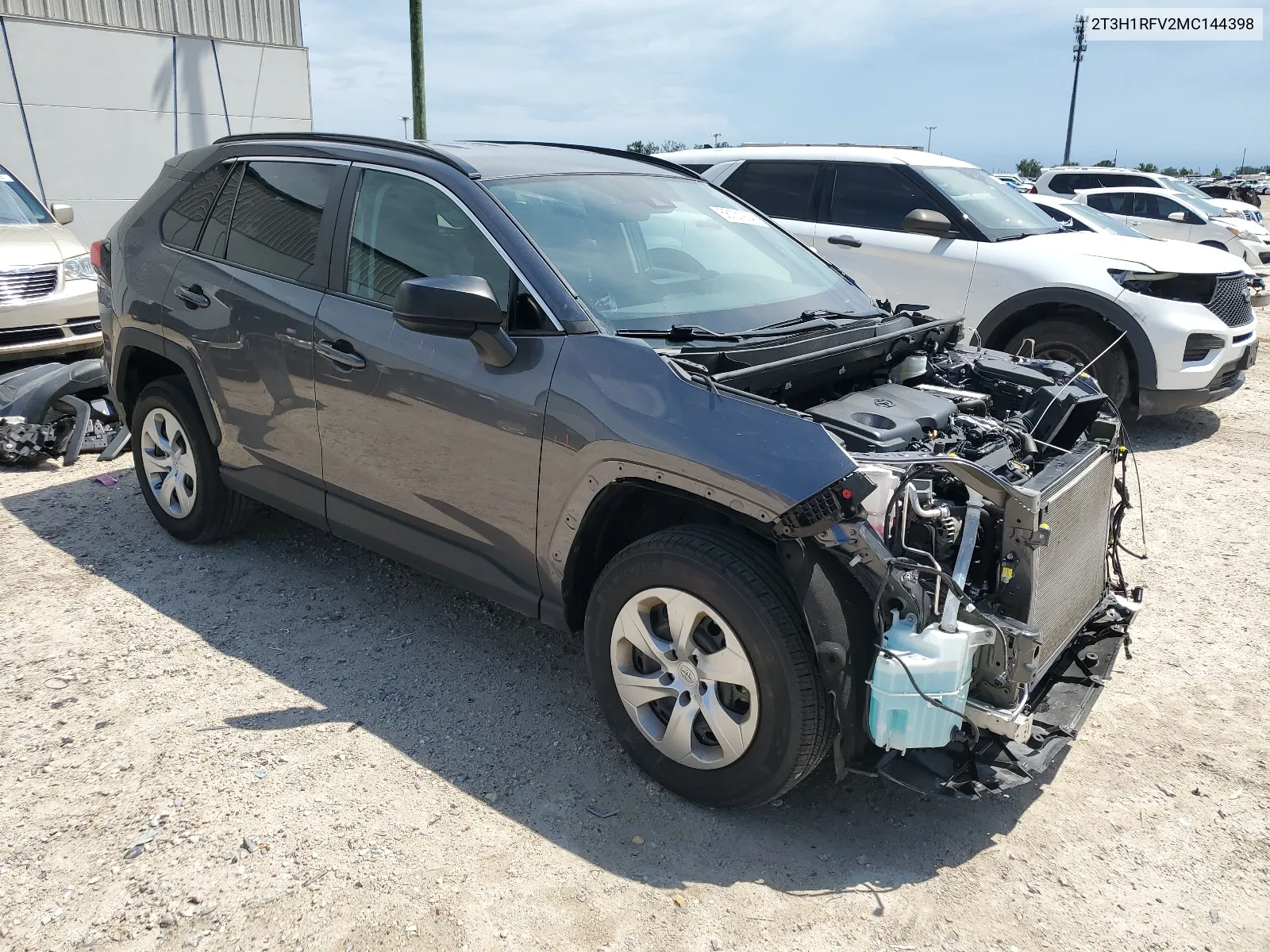 2T3H1RFV2MC144398 2021 Toyota Rav4 Le