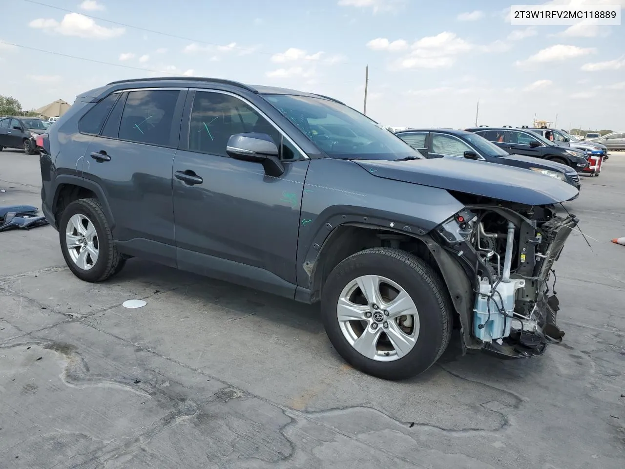 2T3W1RFV2MC118889 2021 Toyota Rav4 Xle