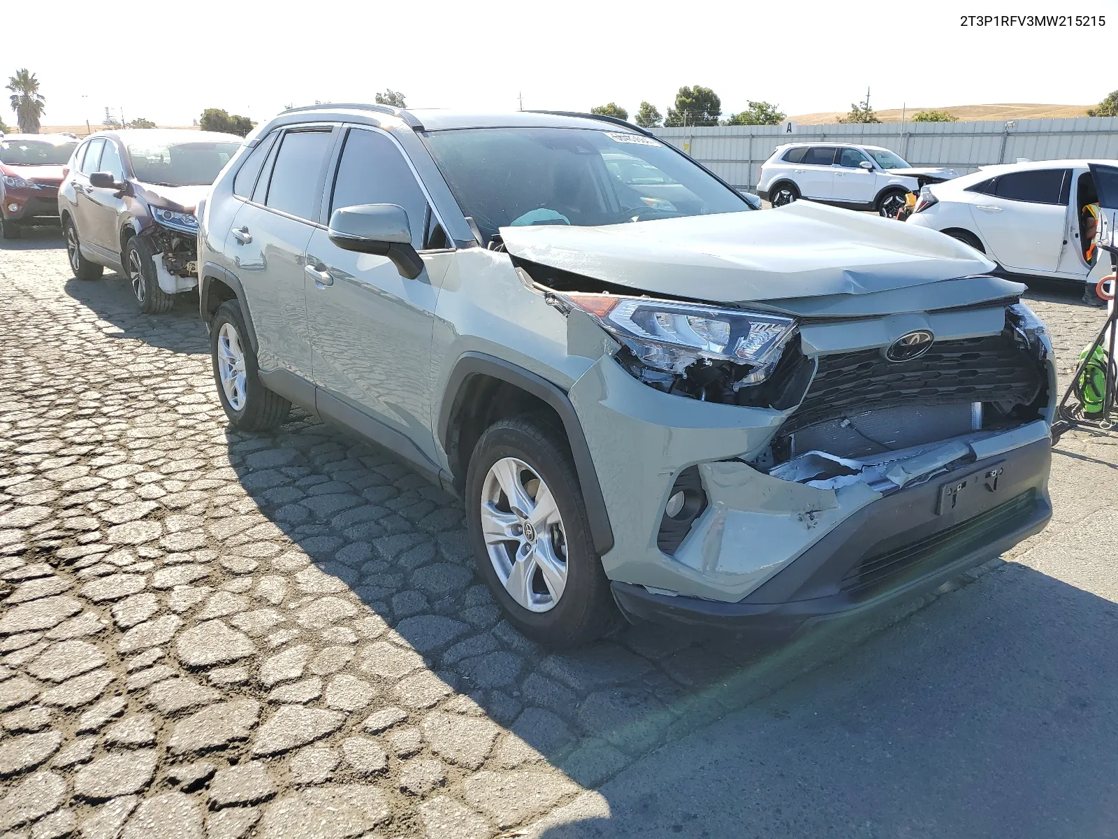 2021 Toyota Rav4 Xle VIN: 2T3P1RFV3MW215215 Lot: 68483684