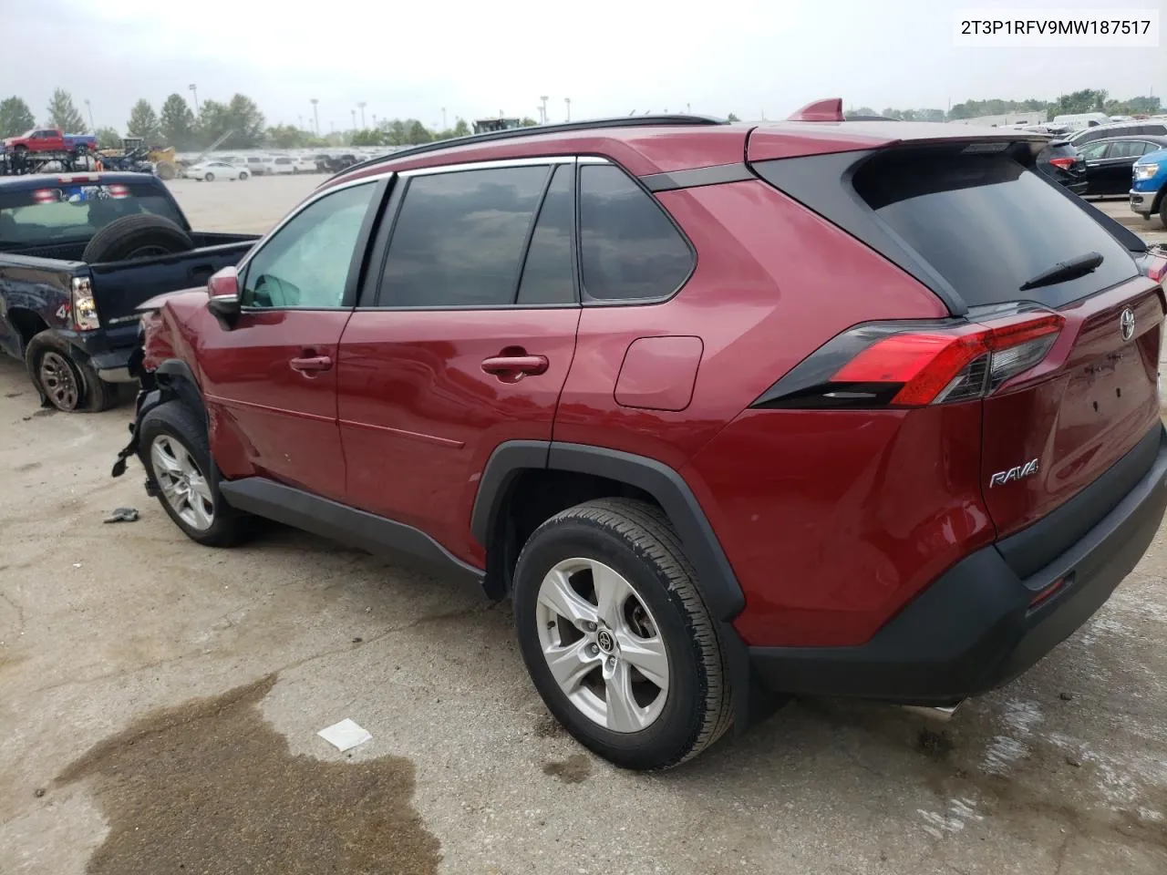 2T3P1RFV9MW187517 2021 Toyota Rav4 Xle