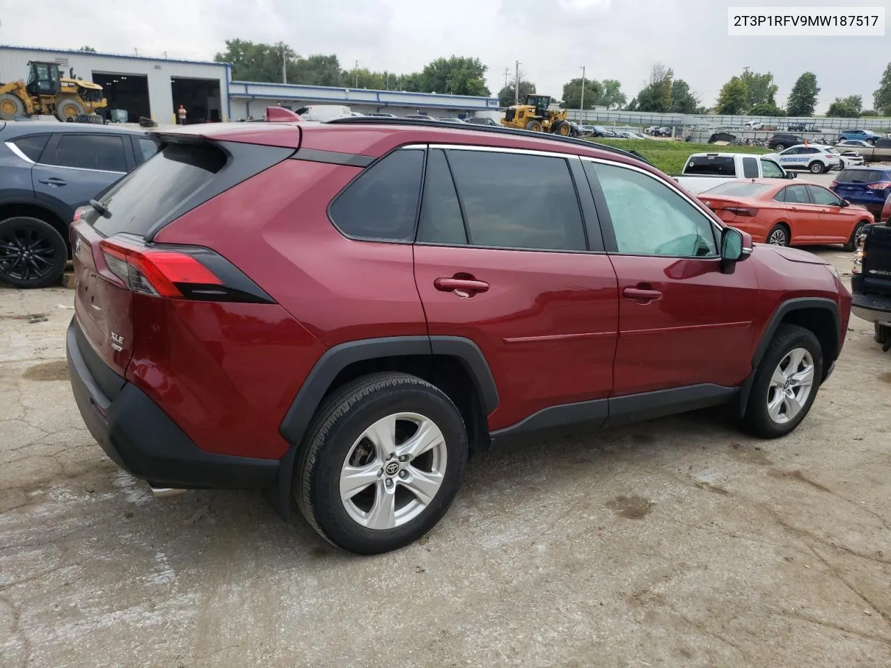 2T3P1RFV9MW187517 2021 Toyota Rav4 Xle