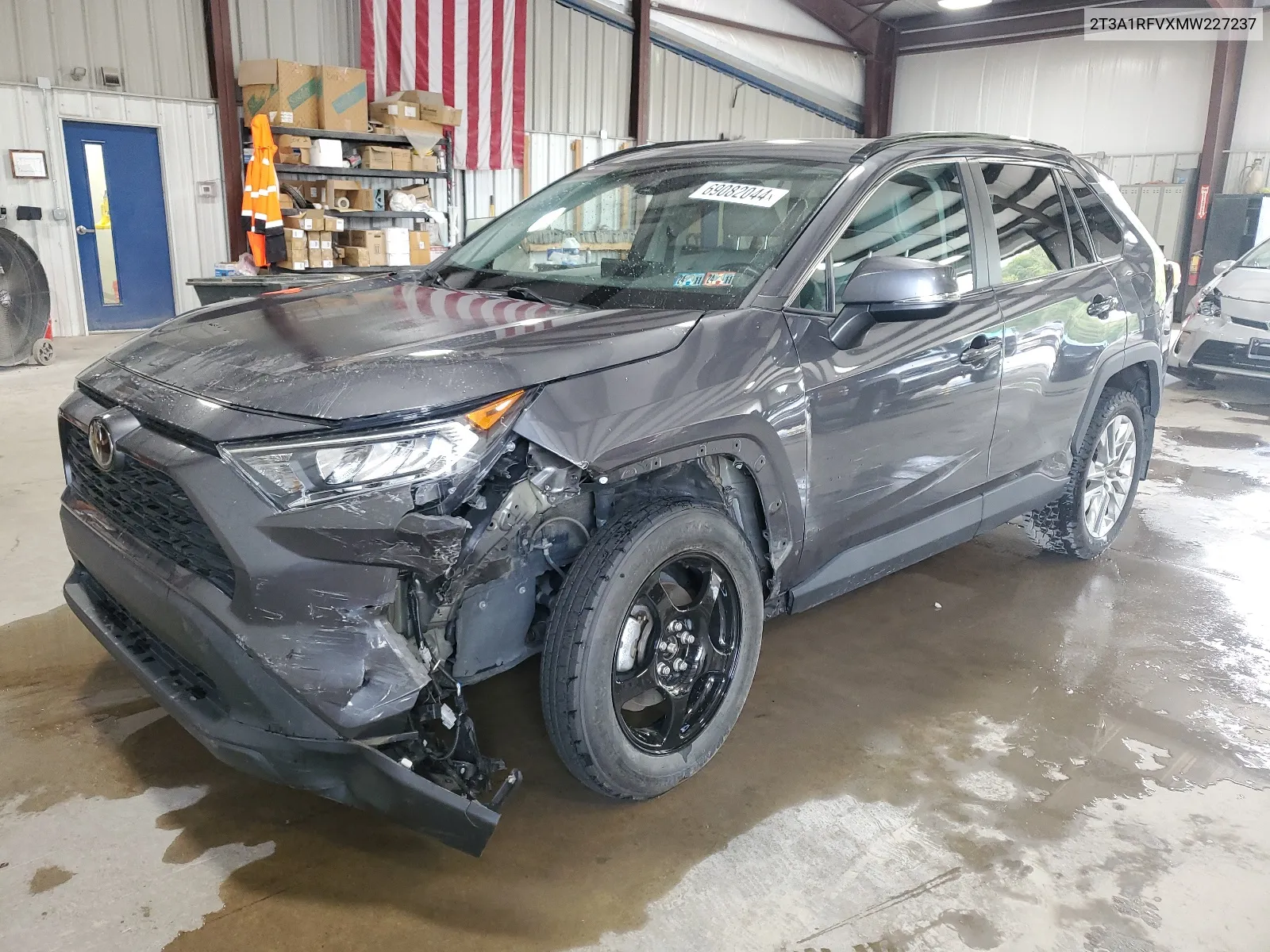 2T3A1RFVXMW227237 2021 Toyota Rav4 Xle Premium