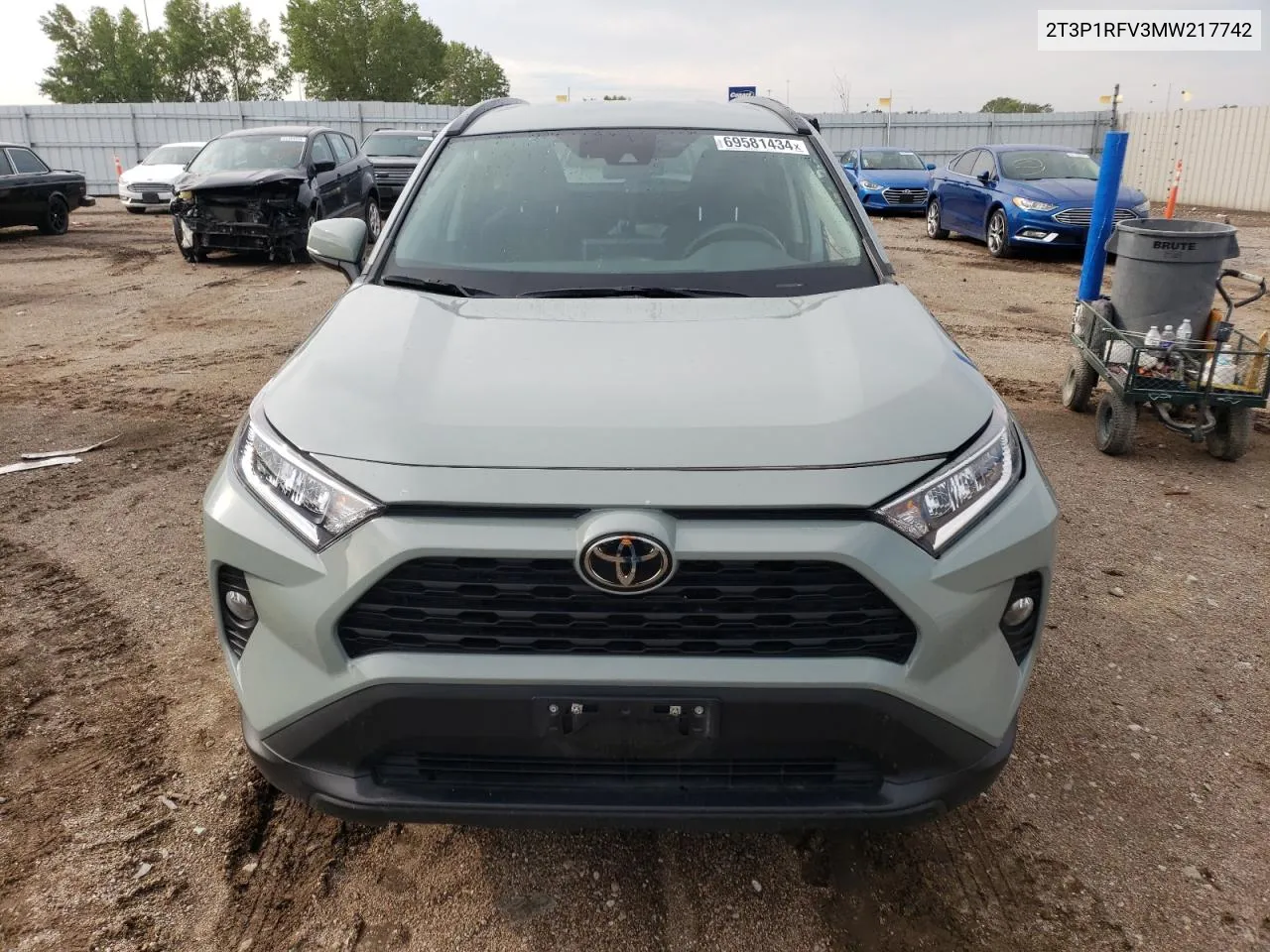 2021 Toyota Rav4 Xle VIN: 2T3P1RFV3MW217742 Lot: 69581434