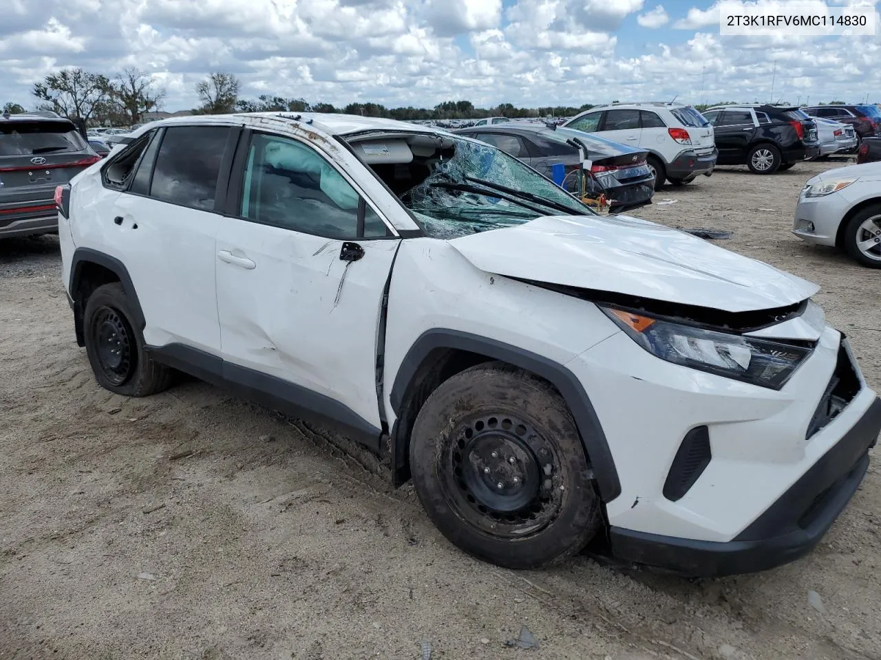 2T3K1RFV6MC114830 2021 Toyota Rav4 Le