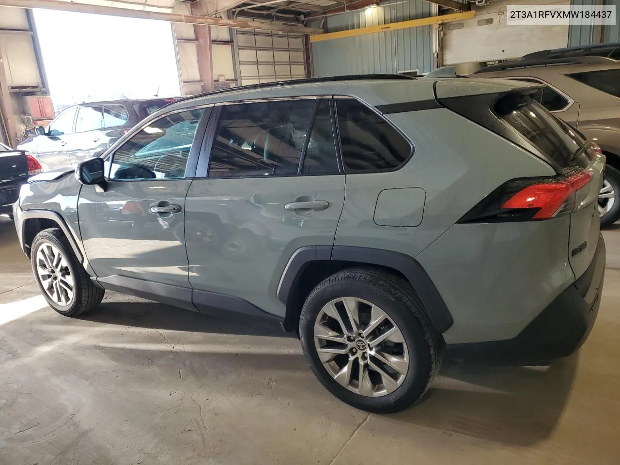 2021 Toyota Rav4 Xle Premium VIN: 2T3A1RFVXMW184437 Lot: 70044954