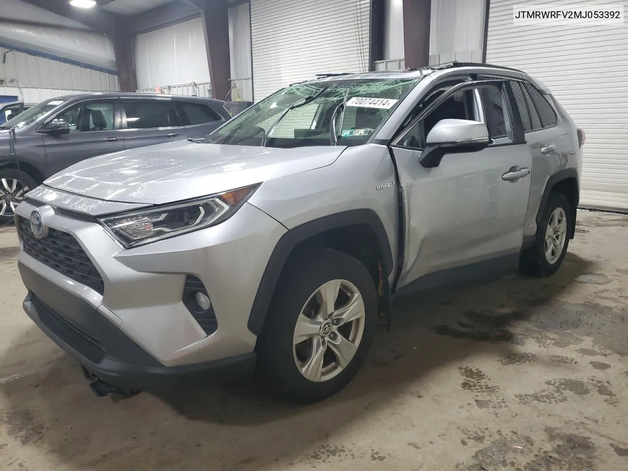 2021 Toyota Rav4 Xle VIN: JTMRWRFV2MJ053392 Lot: 70074414