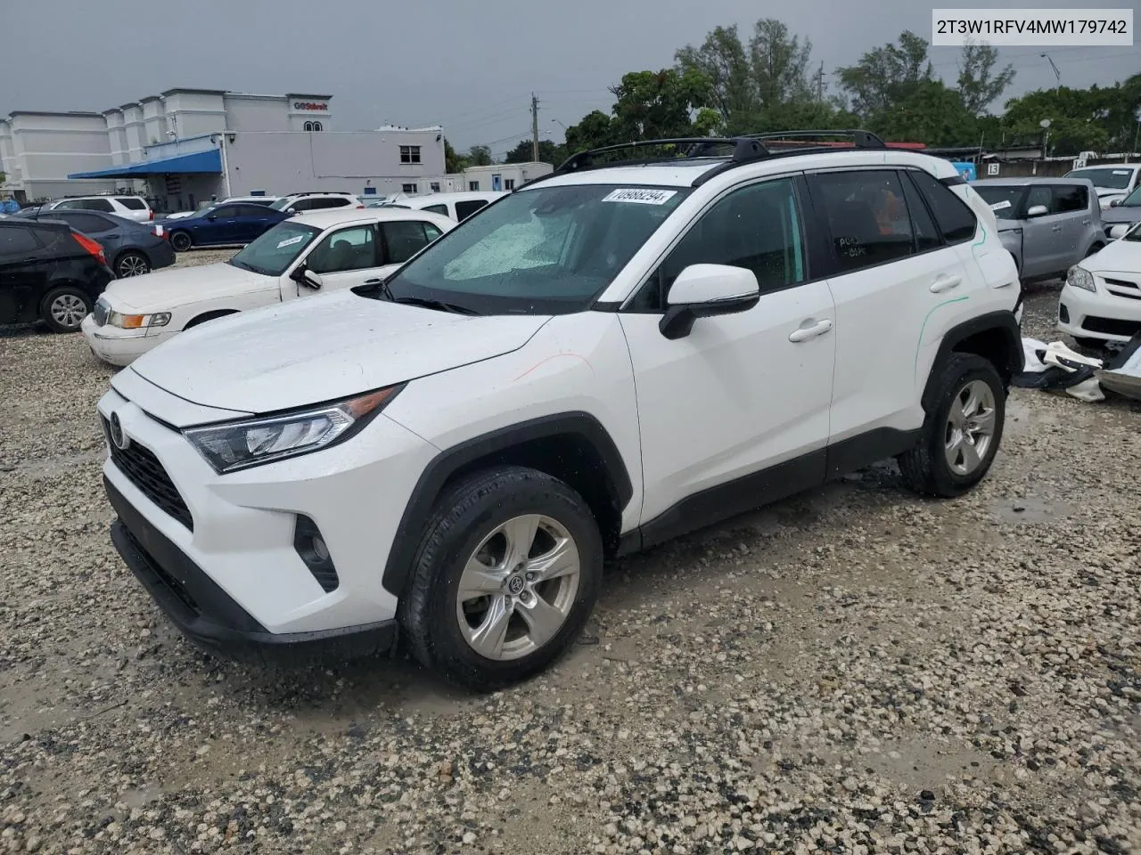 2T3W1RFV4MW179742 2021 Toyota Rav4 Xle