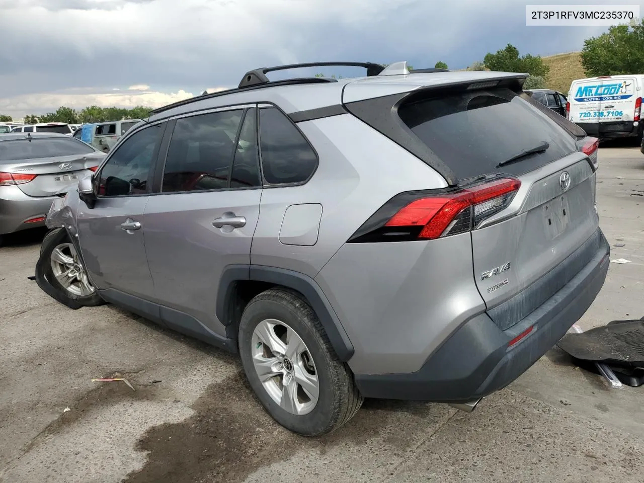 2T3P1RFV3MC235370 2021 Toyota Rav4 Xle