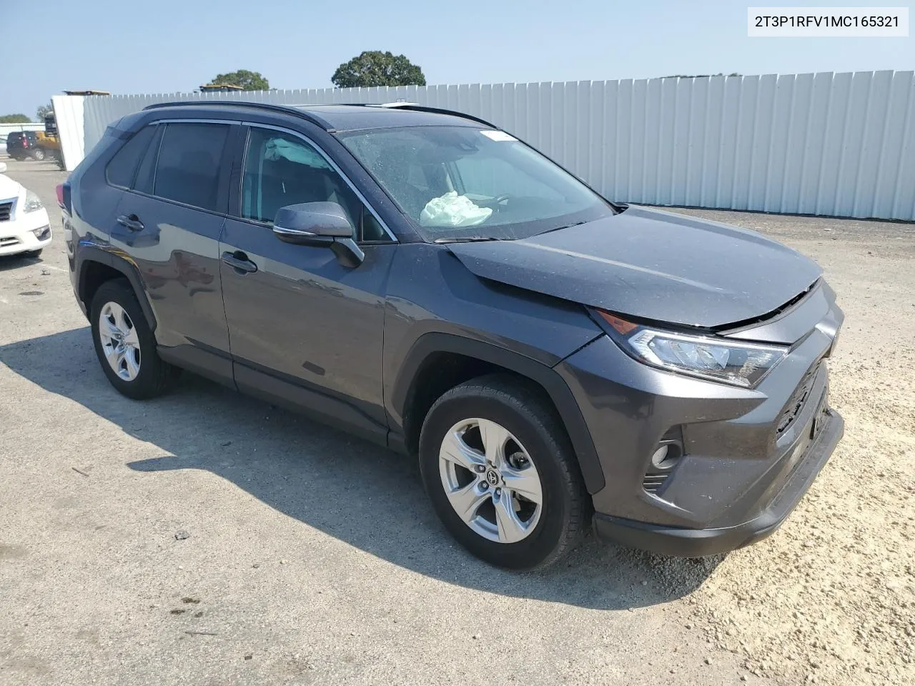 2T3P1RFV1MC165321 2021 Toyota Rav4 Xle