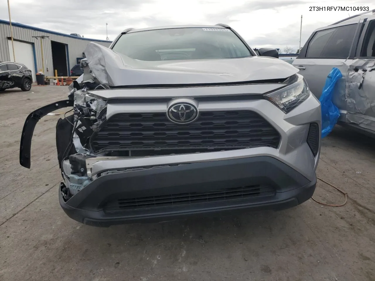 2T3H1RFV7MC104933 2021 Toyota Rav4 Le