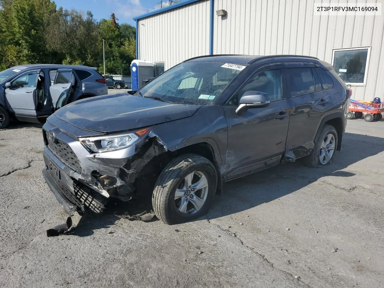 2T3P1RFV3MC169094 2021 Toyota Rav4 Xle