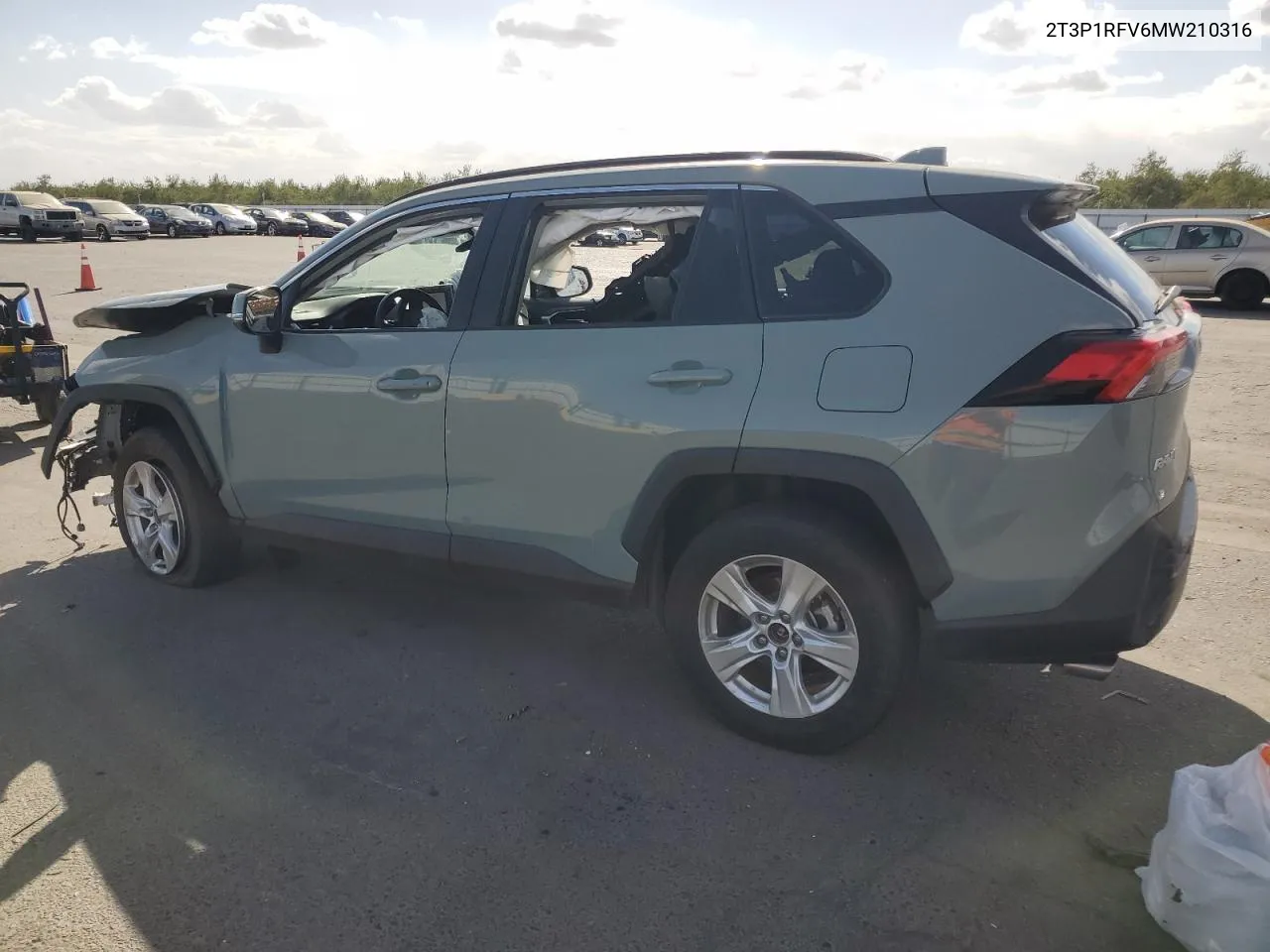 2T3P1RFV6MW210316 2021 Toyota Rav4 Xle