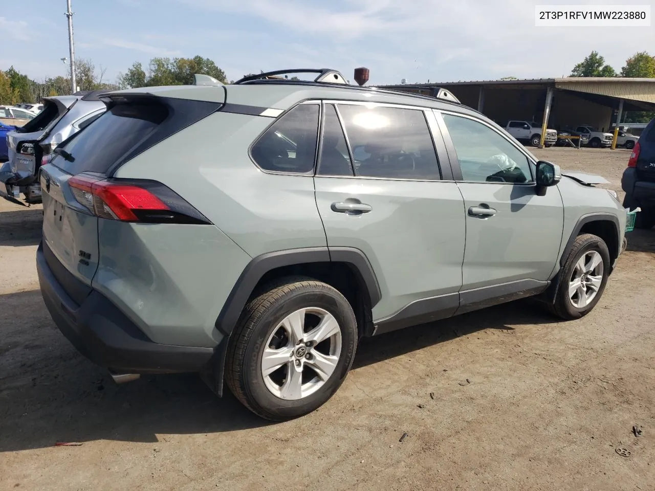 2T3P1RFV1MW223880 2021 Toyota Rav4 Xle