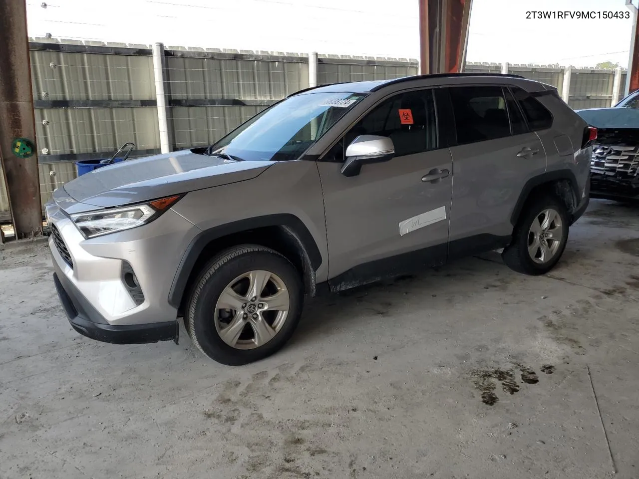 2T3W1RFV9MC150433 2021 Toyota Rav4 Xle