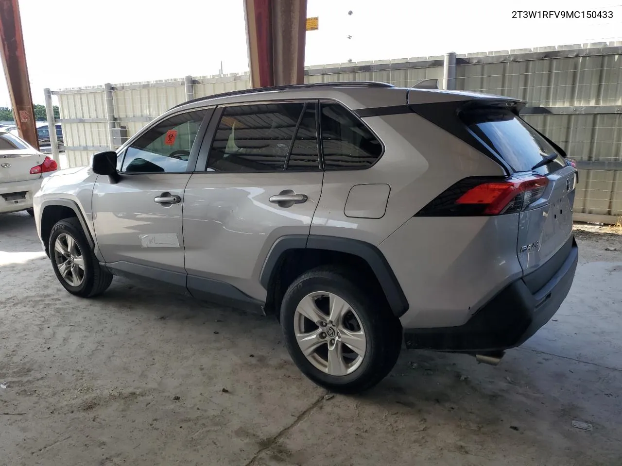 2T3W1RFV9MC150433 2021 Toyota Rav4 Xle