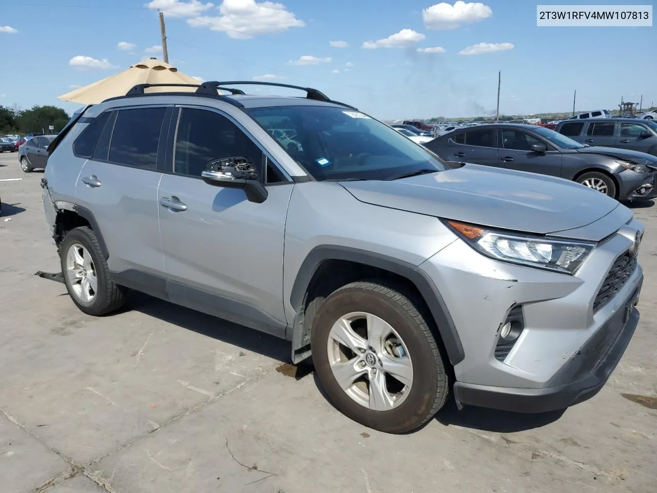 2T3W1RFV4MW107813 2021 Toyota Rav4 Xle