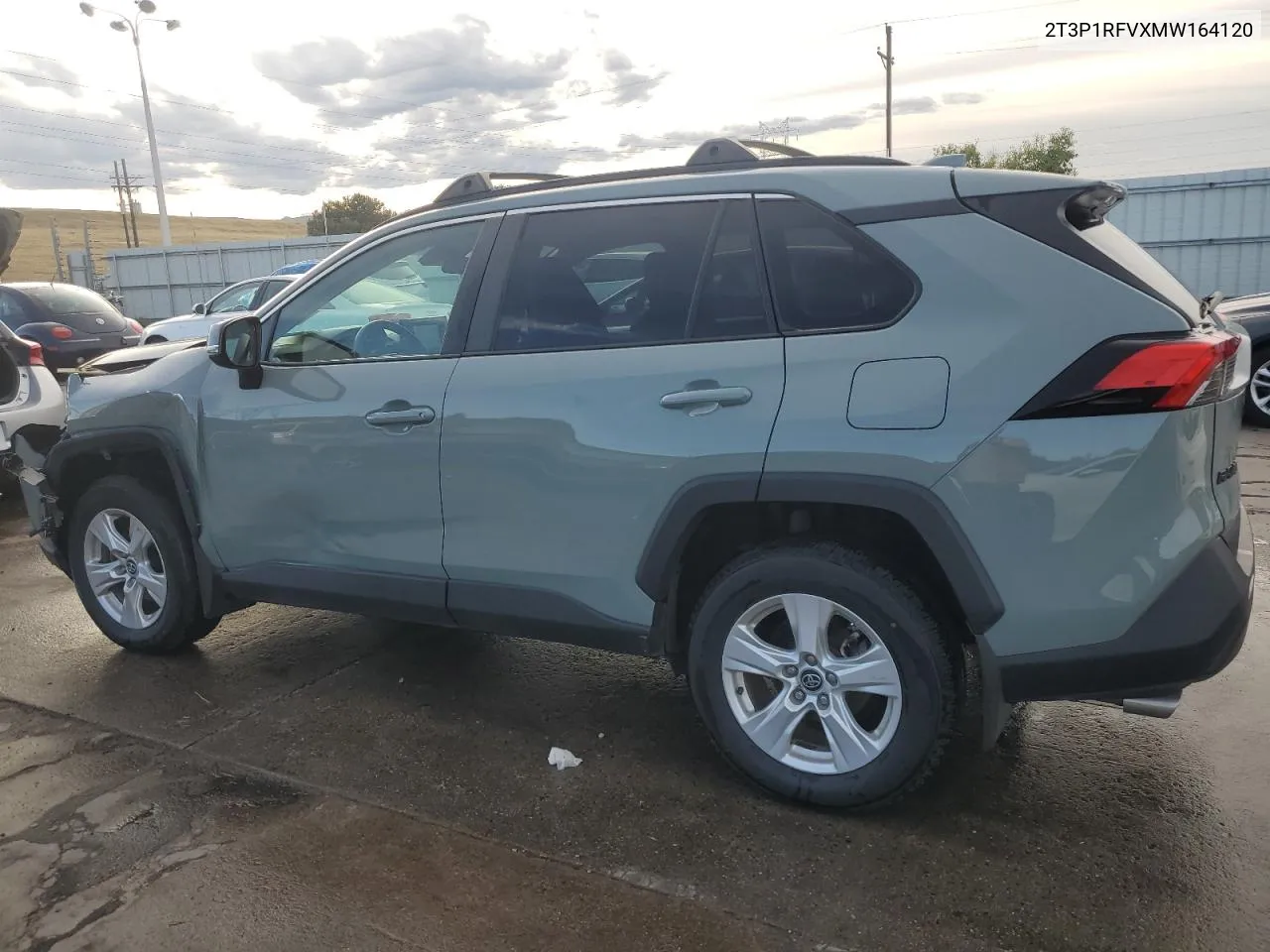 2T3P1RFVXMW164120 2021 Toyota Rav4 Xle