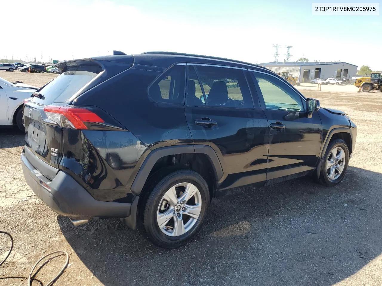 2T3P1RFV8MC205975 2021 Toyota Rav4 Xle