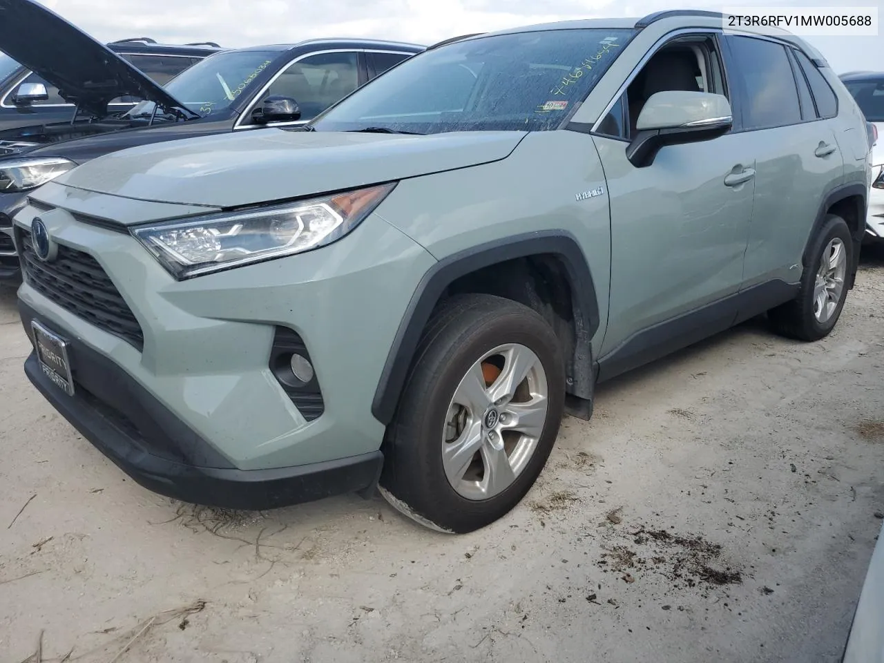 2021 Toyota Rav4 Xle VIN: 2T3R6RFV1MW005688 Lot: 74689684