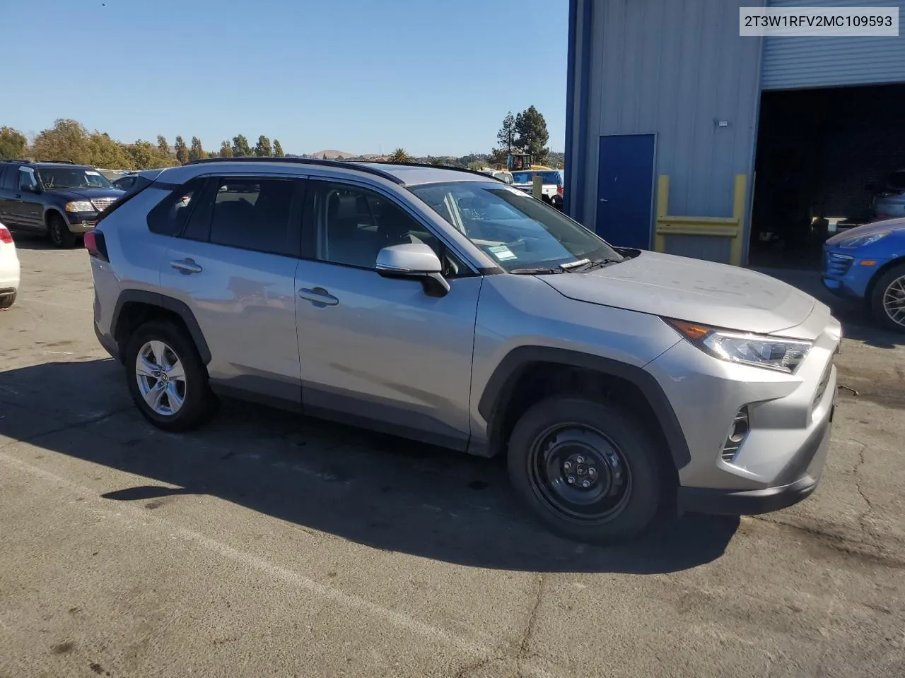 2021 Toyota Rav4 Xle VIN: 2T3W1RFV2MC109593 Lot: 74726174