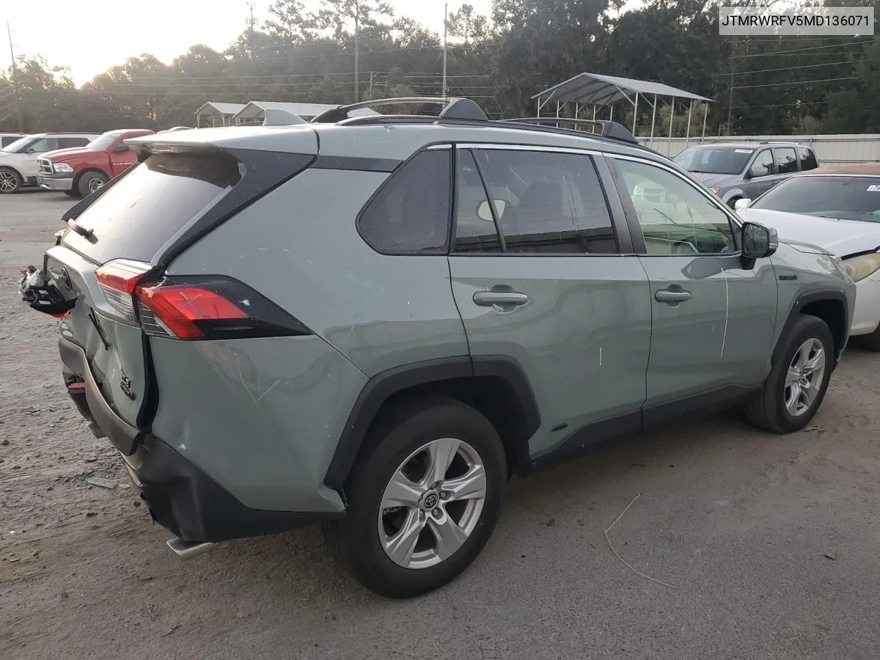 2021 Toyota Rav4 Xle VIN: JTMRWRFV5MD136071 Lot: 76898674