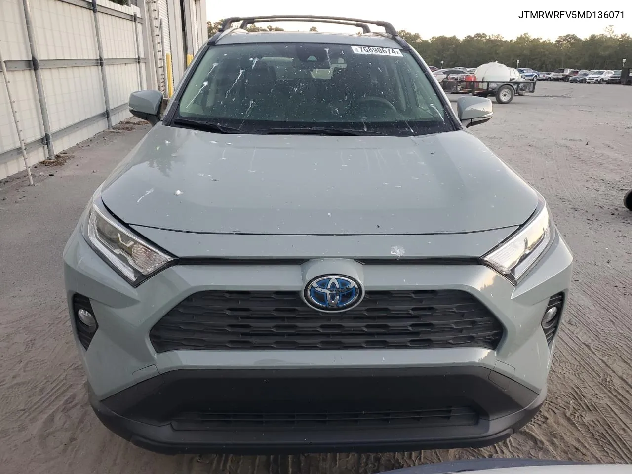 2021 Toyota Rav4 Xle VIN: JTMRWRFV5MD136071 Lot: 76898674