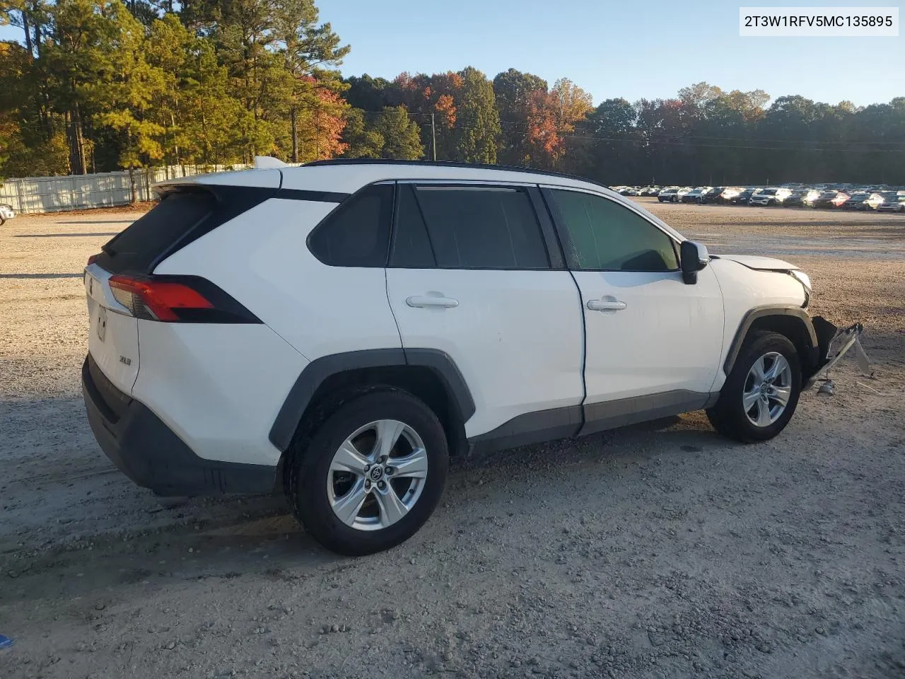 2T3W1RFV5MC135895 2021 Toyota Rav4 Xle