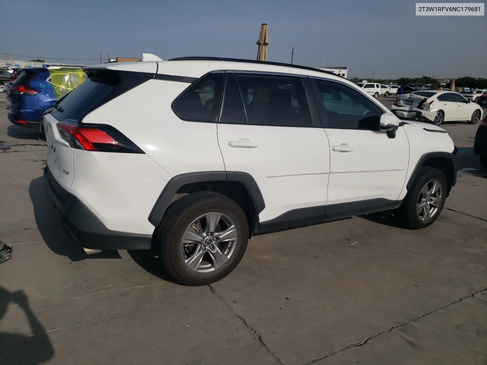 2T3W1RFV6NC179681 2022 Toyota Rav4 Xle