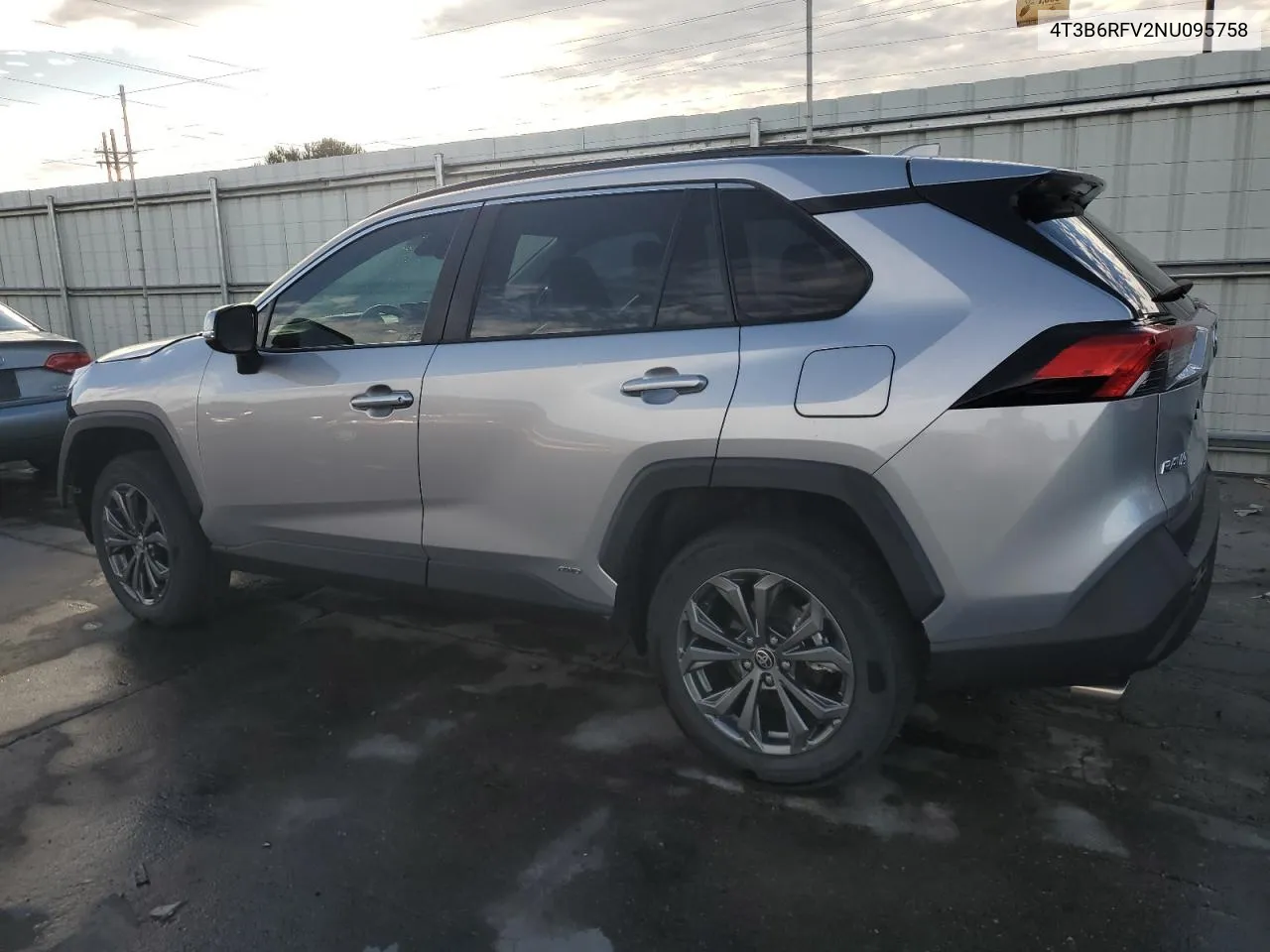 2022 Toyota Rav4 Xle Premium VIN: 4T3B6RFV2NU095758 Lot: 72532044