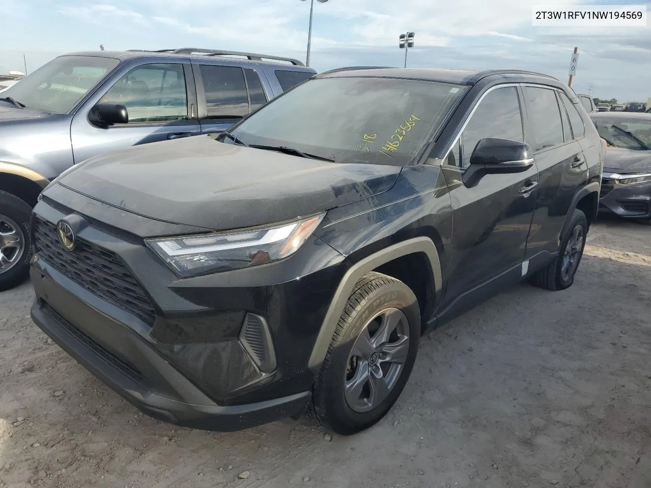 2022 Toyota Rav4 Xle VIN: 2T3W1RFV1NW194569 Lot: 74623564