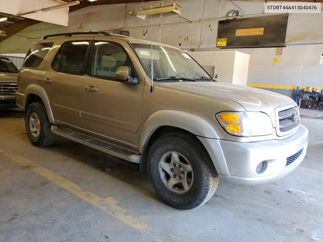 5TDBT44A41S040476 2001 Toyota Sequoia Sr5