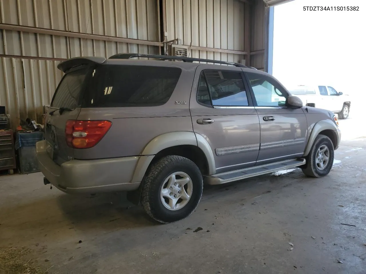 5TDZT34A11S015382 2001 Toyota Sequoia Sr5