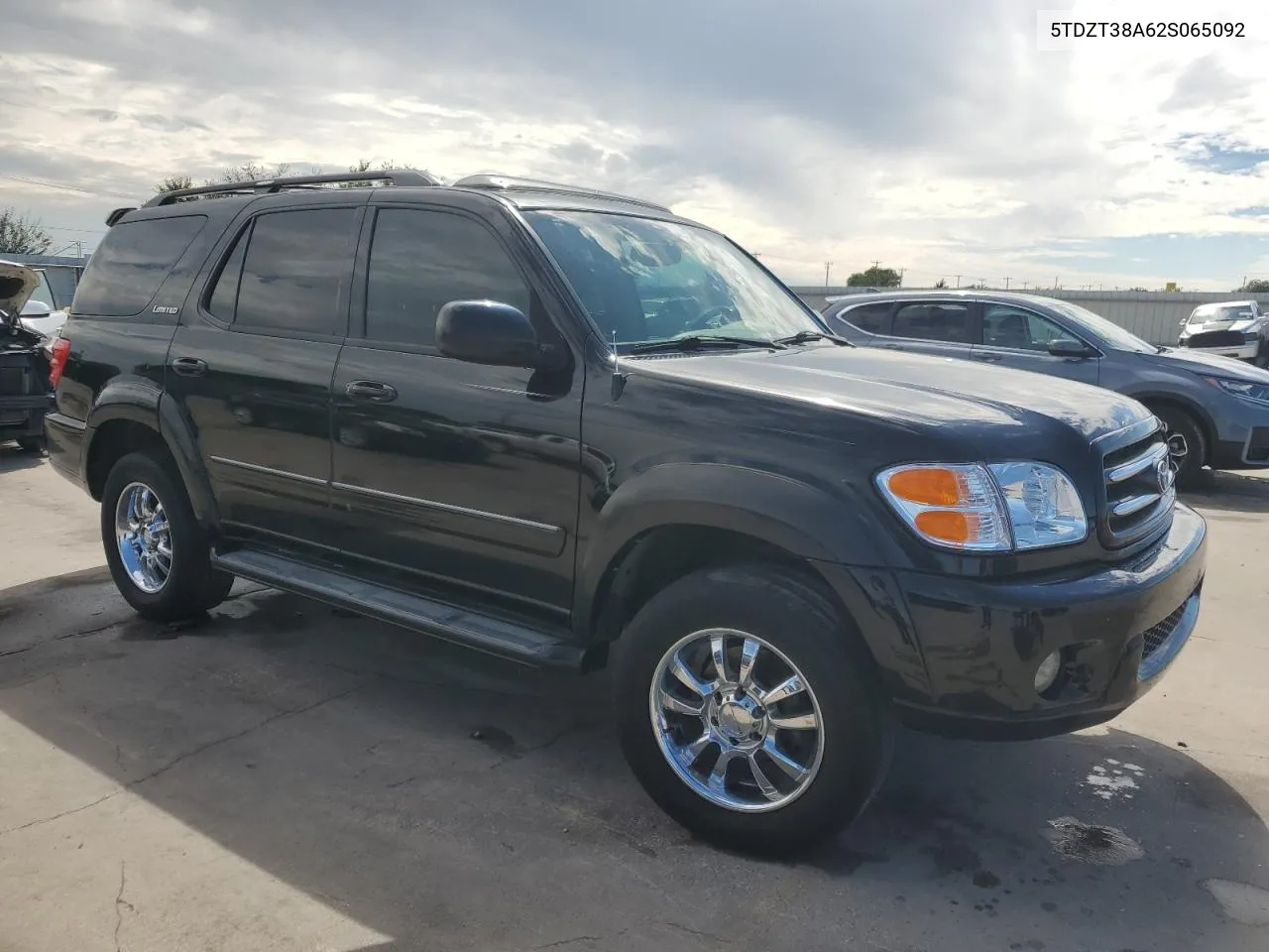 2002 Toyota Sequoia Limited VIN: 5TDZT38A62S065092 Lot: 71359964